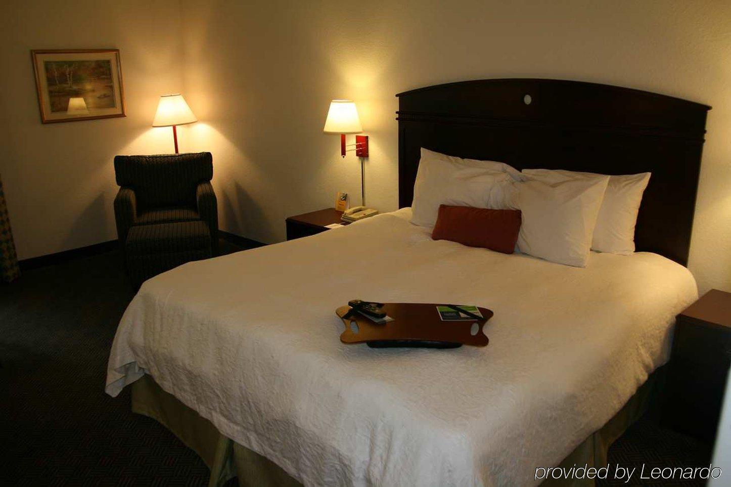 Hampton Inn Lawrenceville Room photo