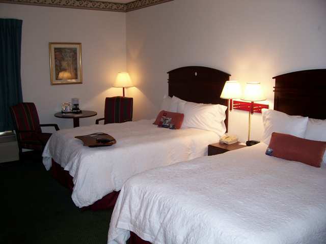 Hampton Inn Lawrenceville Room photo